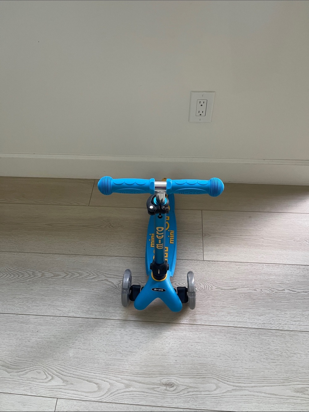 Blue Mini Kids 3-Wheel Scooter — Stable Ride for Beginners